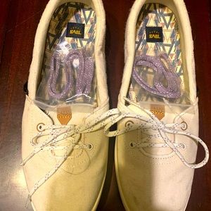 Men’s Teva sz 11 shoes